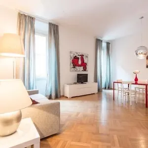 Apartamento Spagna Sistina 143, Roma